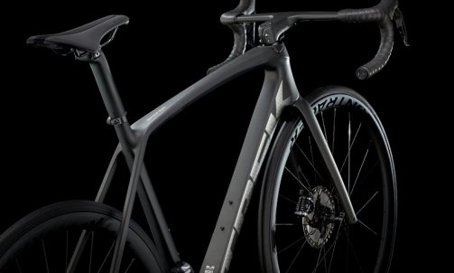 NOUVEAU TREK EMONDA ,Le vélo de montagne avec une touche d'Aero  modèle SLR 7 DISC  Carbon prix : 6999 €  7KG180